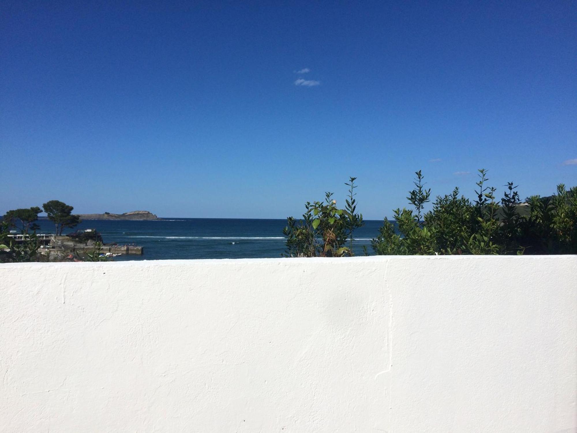 Mundaka Beachfront House Экстерьер фото